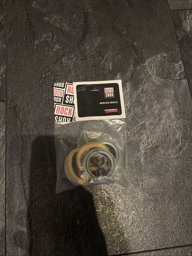 Rock shox service - service, seals